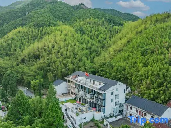 Mogan Moye and Ju Private Hot Spring Stream Tracing Design Villa