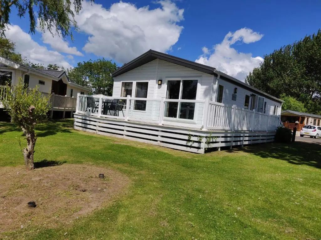 Castle Lake Lodge