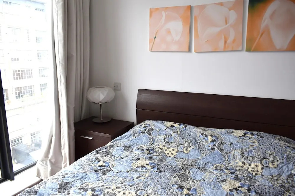 2 Bedroom Apartment in Old Street