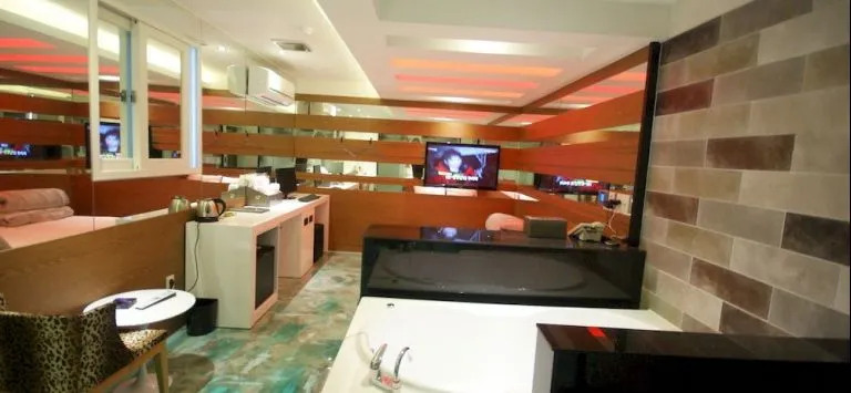 Hotel Lazzi