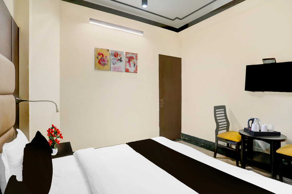 Super Townhouse Sushant Lok Phase 1 Formerly Hotel Neven