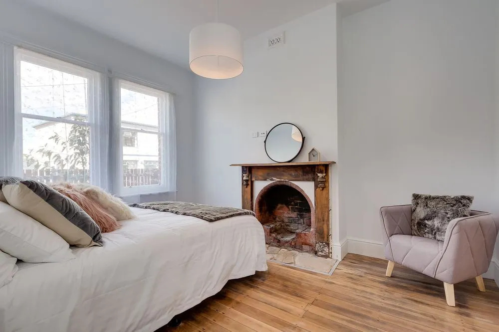 White Room Apartments