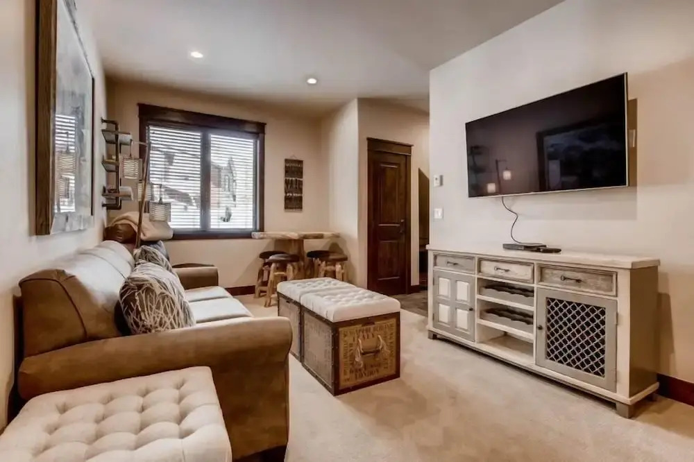 Spacious 4 Bedroom Townhome in River Run Village Within Walking Distance to Gondola and Restaurants