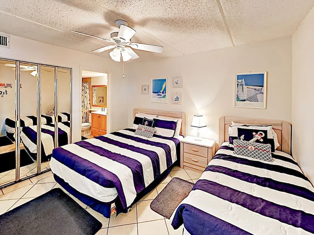4400 Gulf Blvd Condo Unit 107