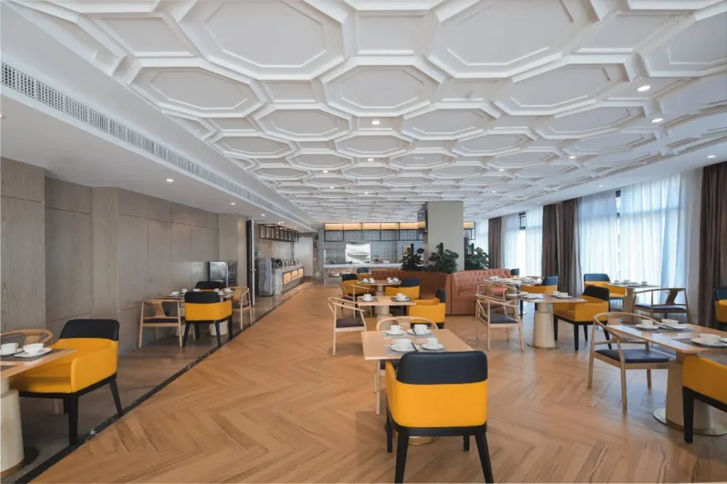 Vienna International Hotel (Huangshi Daye Center High-speed Railway North Station)