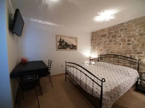 Lavanda Rooms