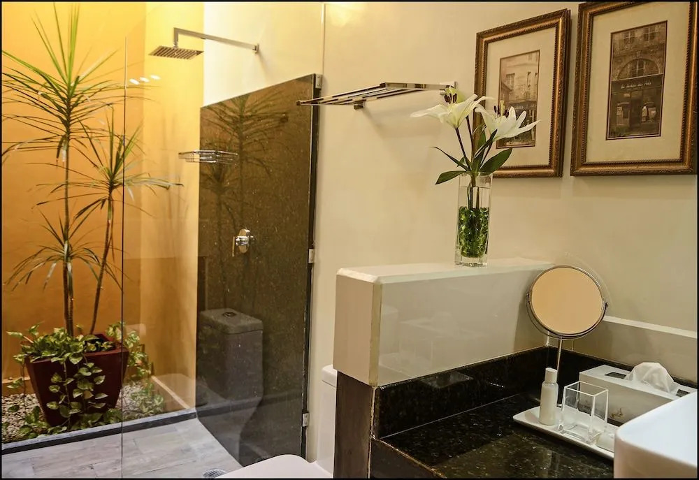 Ochenta Y Dos Bed & Breakfast & Spa