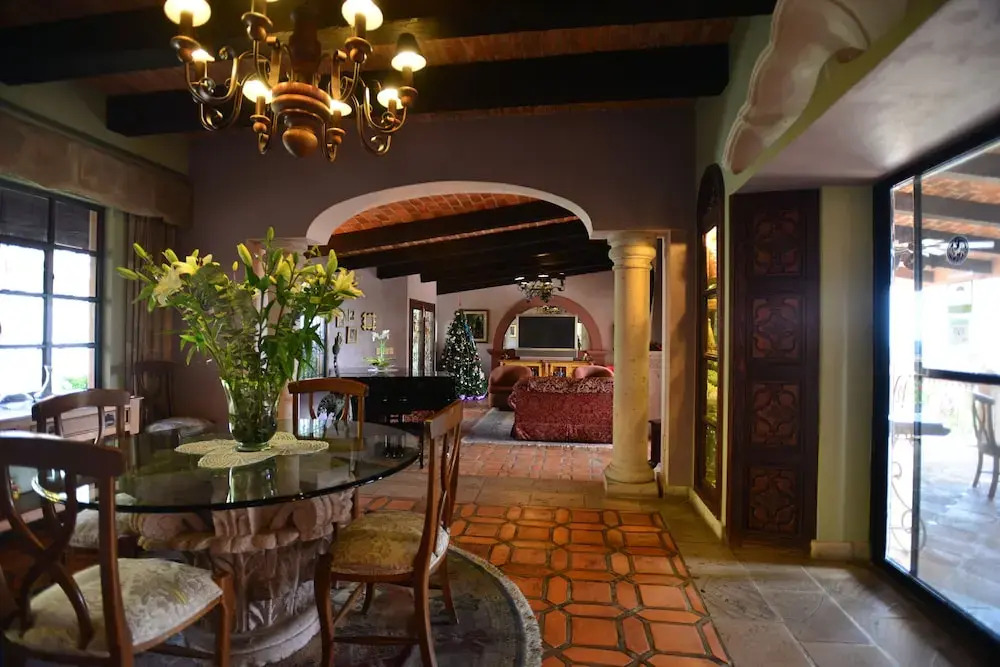 Casa Tres Leones