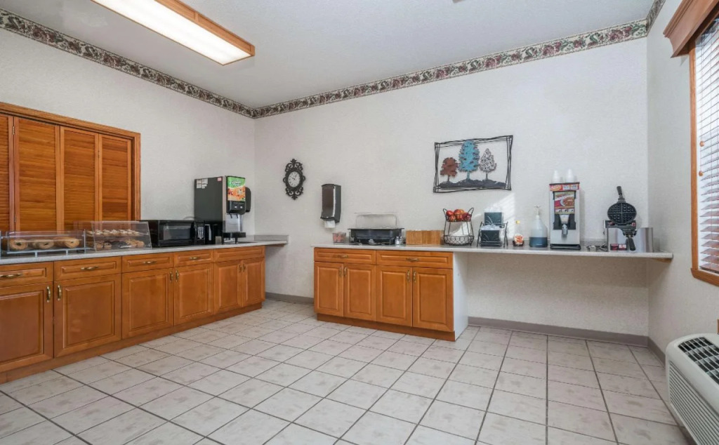 Travelodge & Suites by Wyndham Fargo/Moorhead