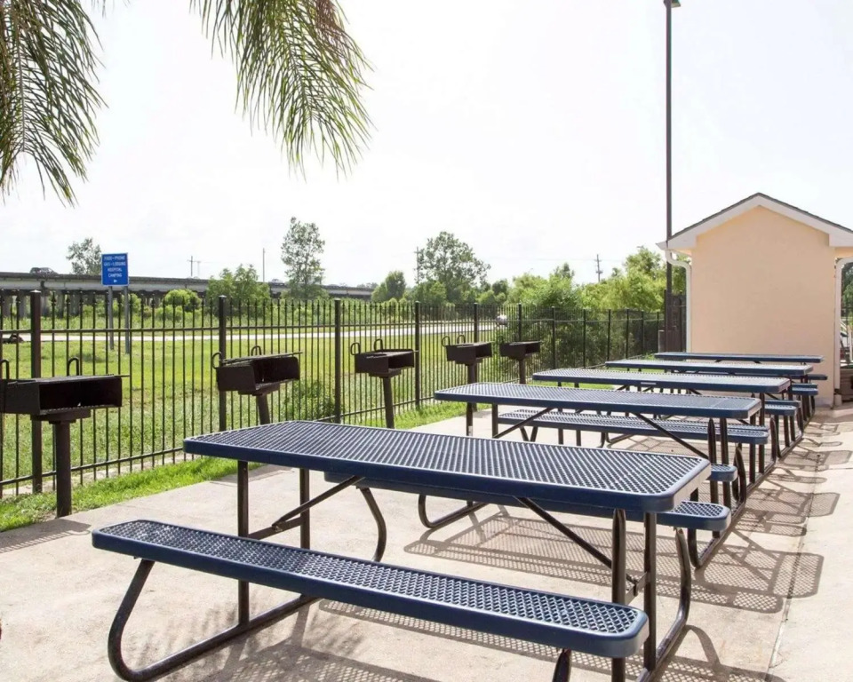 Suburban Extended Stay LaPlace