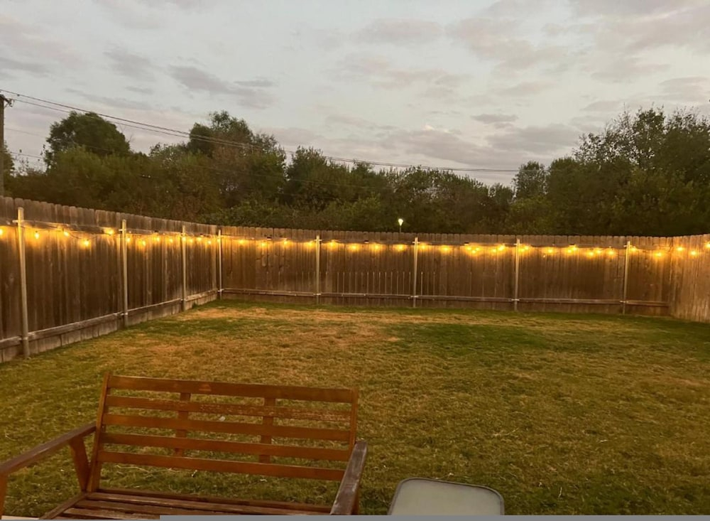Spacious 2BR Flex Room Home Near Tech Campuses