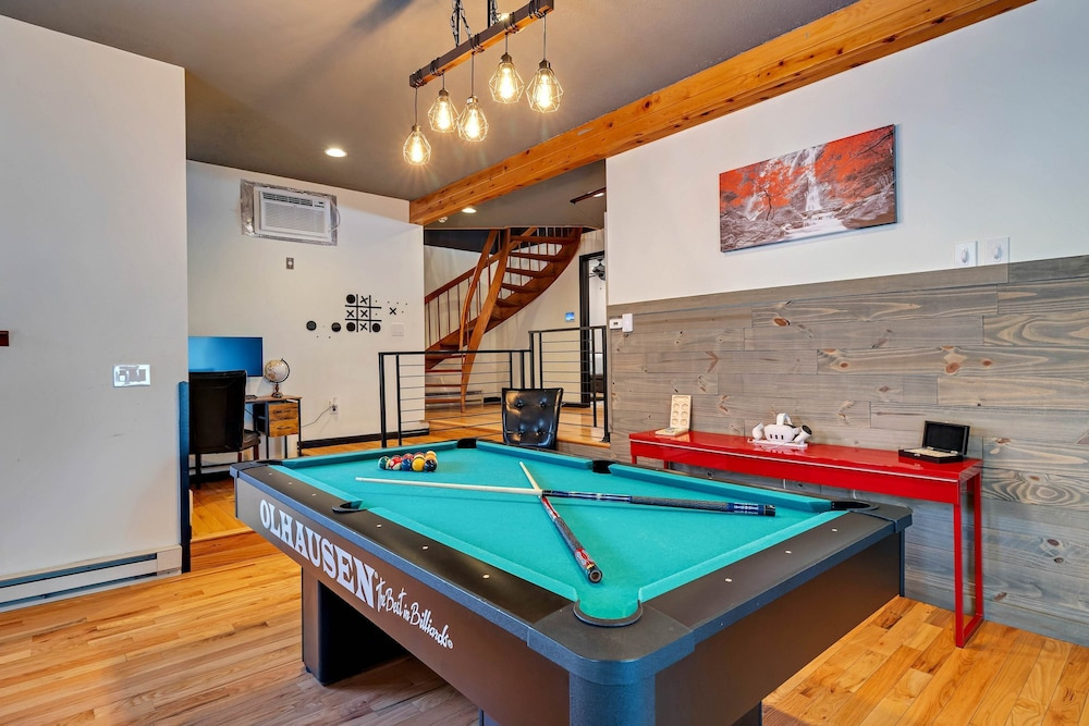 Waterfall Views Hot Tub Game Room Dog Friendly