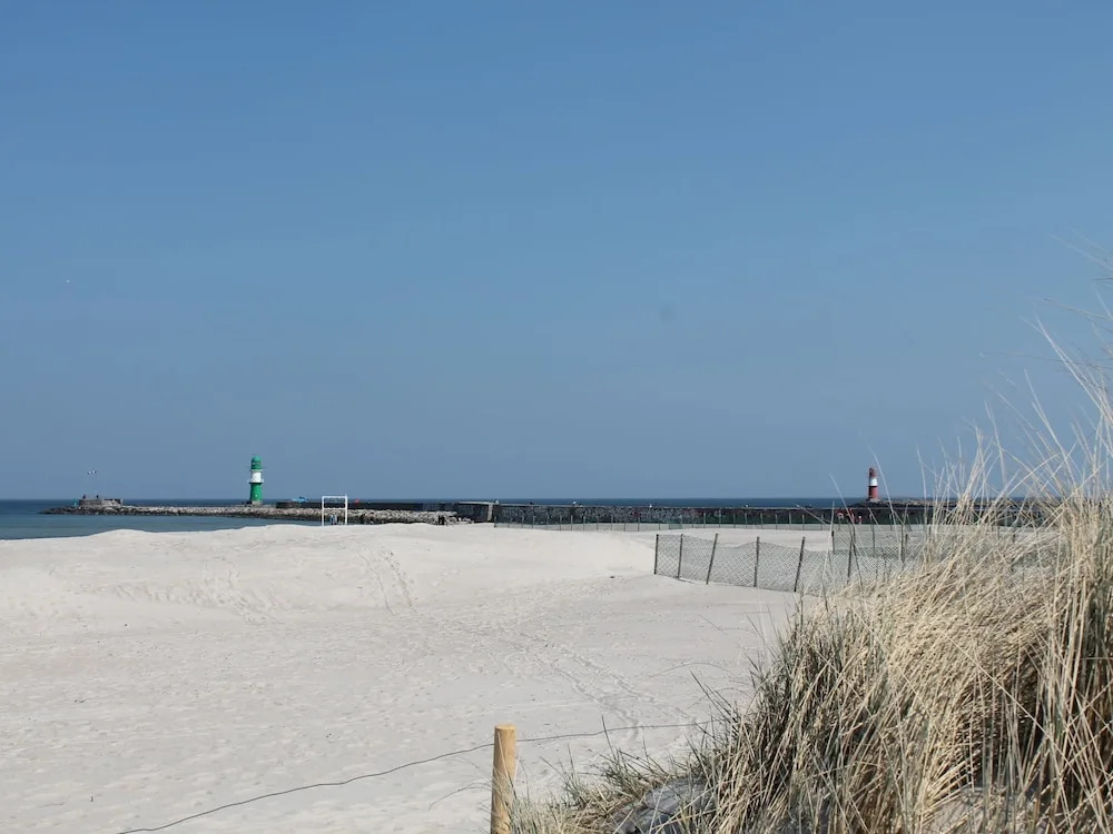 Quaint Bungalow in Reddelich near Baltic Sea Coast