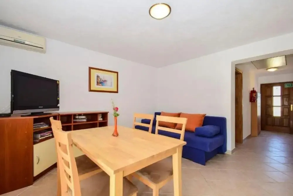 Marijan - With Terrace - A2