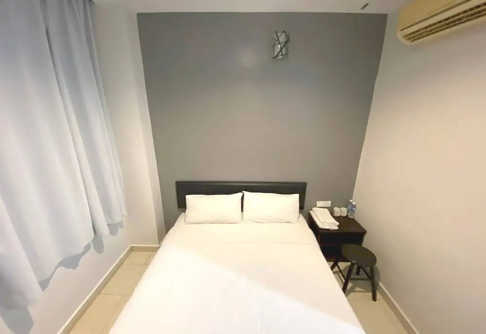 OYO 89715 CK Hotel 2