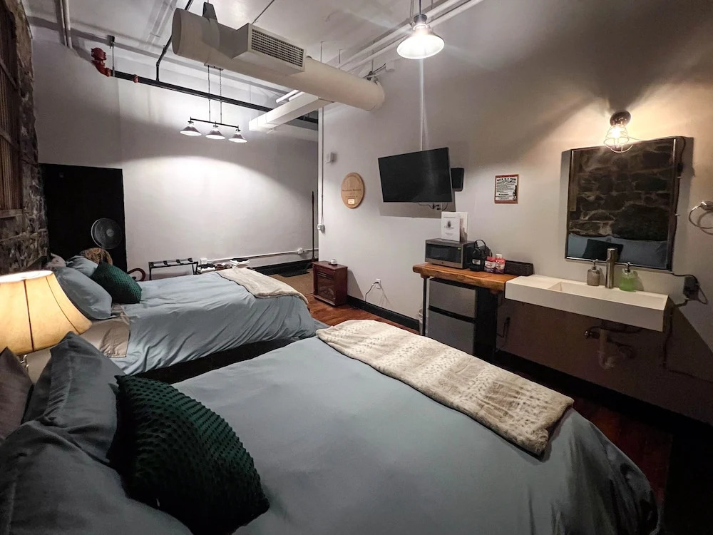 The Oliver Inn | Duluth Hotel Near Canal Park