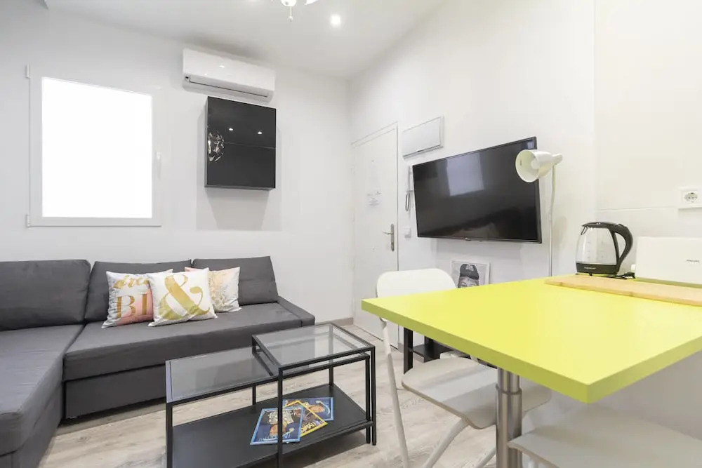 Dobo Homes Ronda De Valencia Apartment