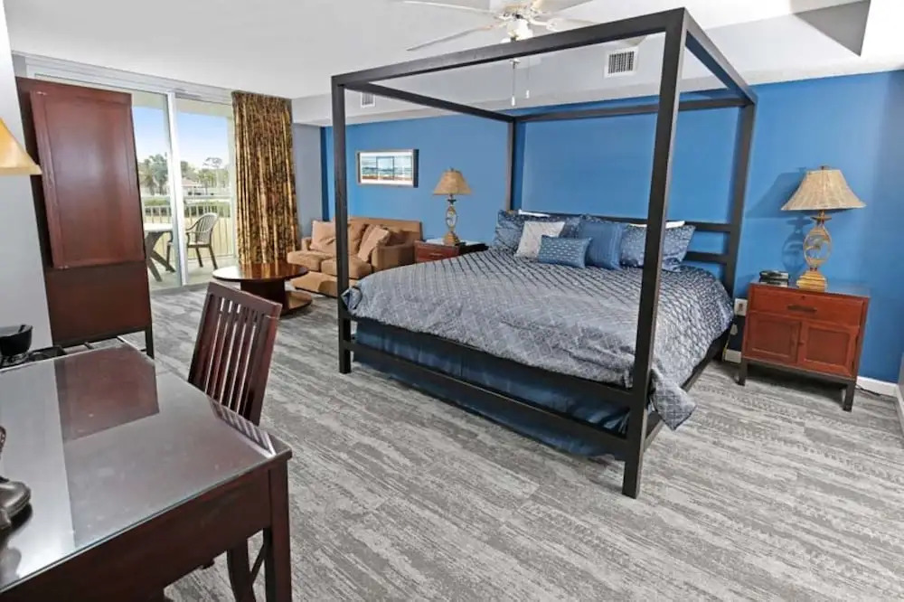 Yacht Club S #1-204 4 Bedroom Condo by RedAwning
