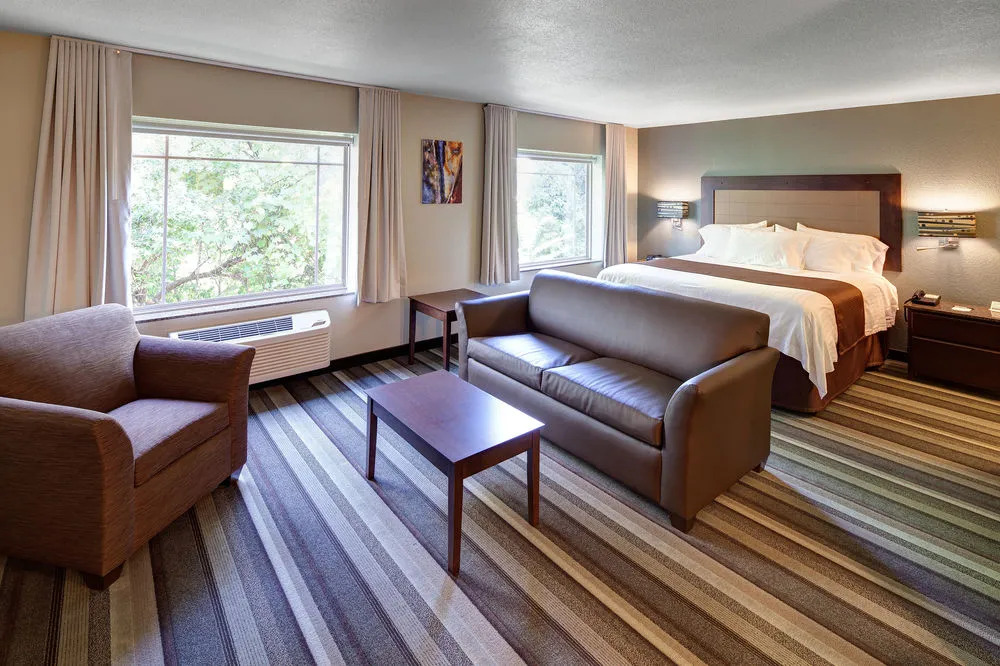 The East Avenue Inn & Suites