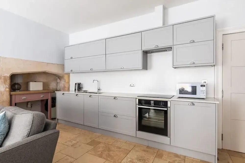 Elegant Georgian Flat in Historic Bath With Garden