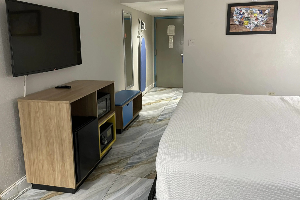Days Inn by Wyndham Jersey City