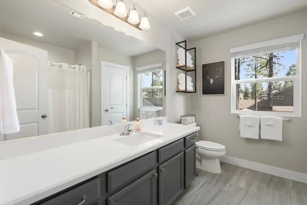 NEW Alamo Alpine Retreat Sleeps 11 3 Showers