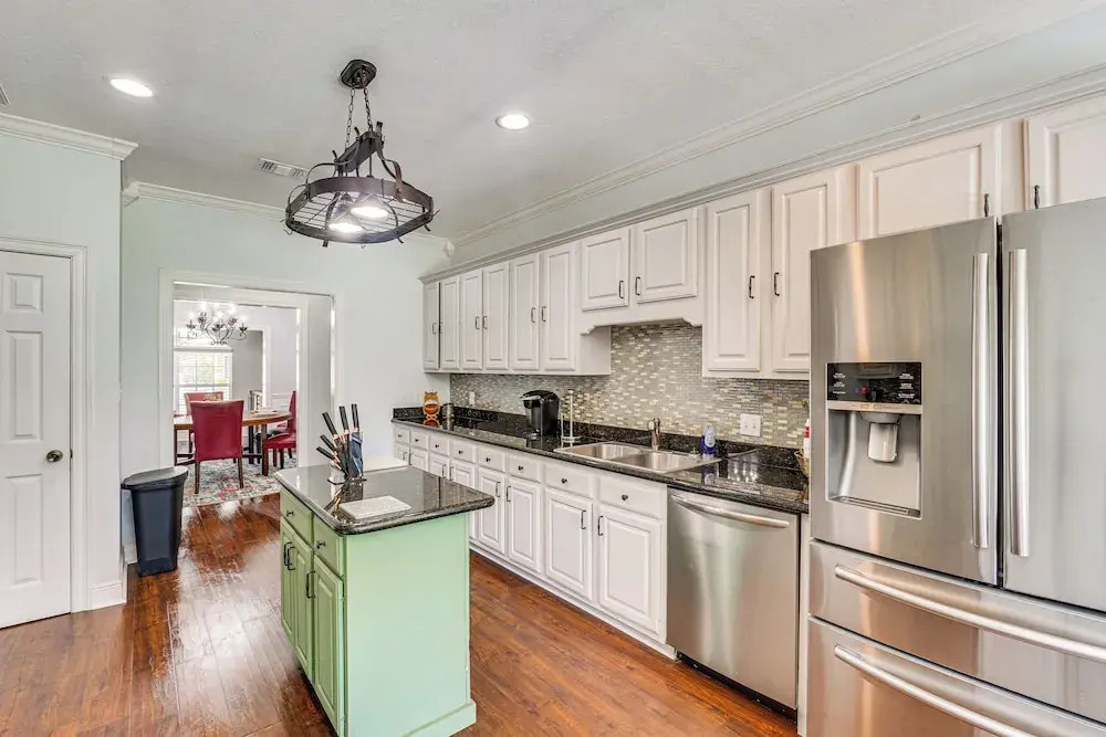 Spacious Long Beach Vacation Home w/ Patio & Grill