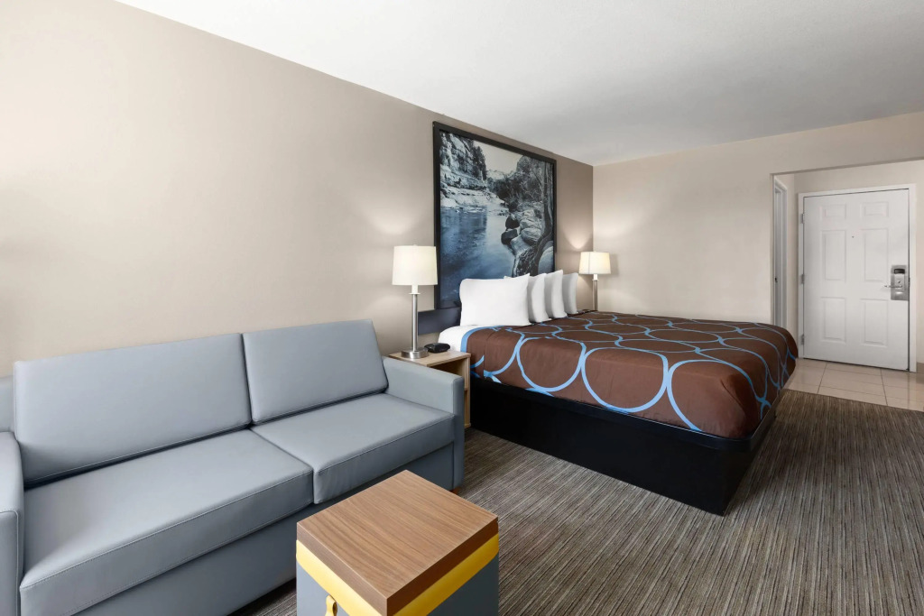 Super 8 by Wyndham Tucson/Grant Road Area AZ
