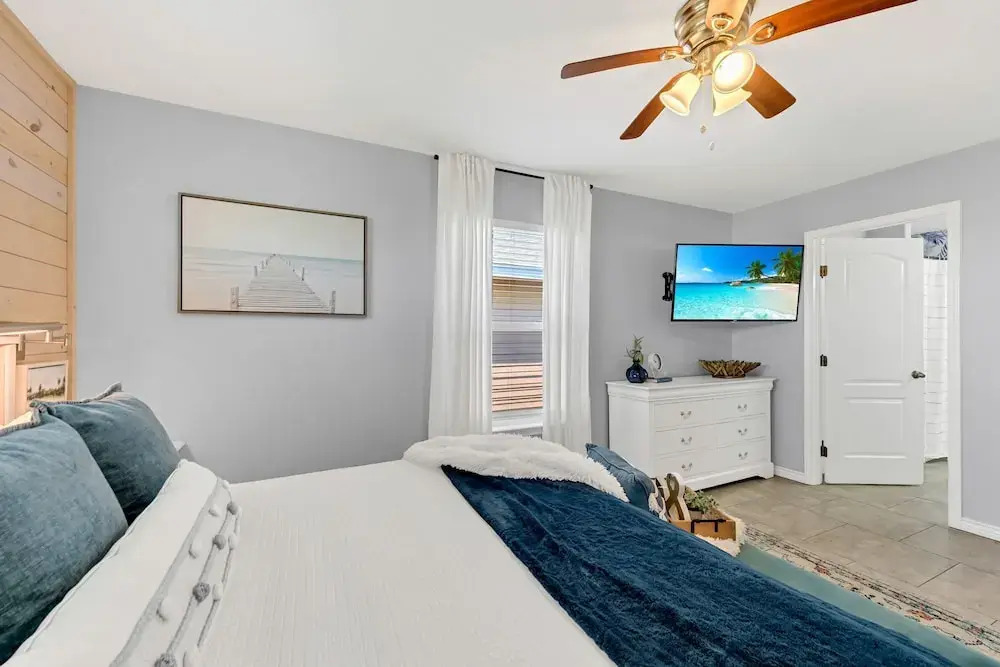 Totally Beachin by Avantstay Private Pool Hot Tub Swing Seats Beach Get Away