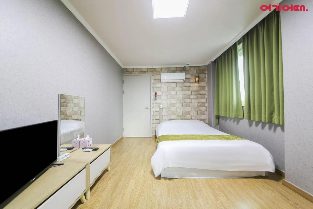 Jeju R Hotel & Guesthouse