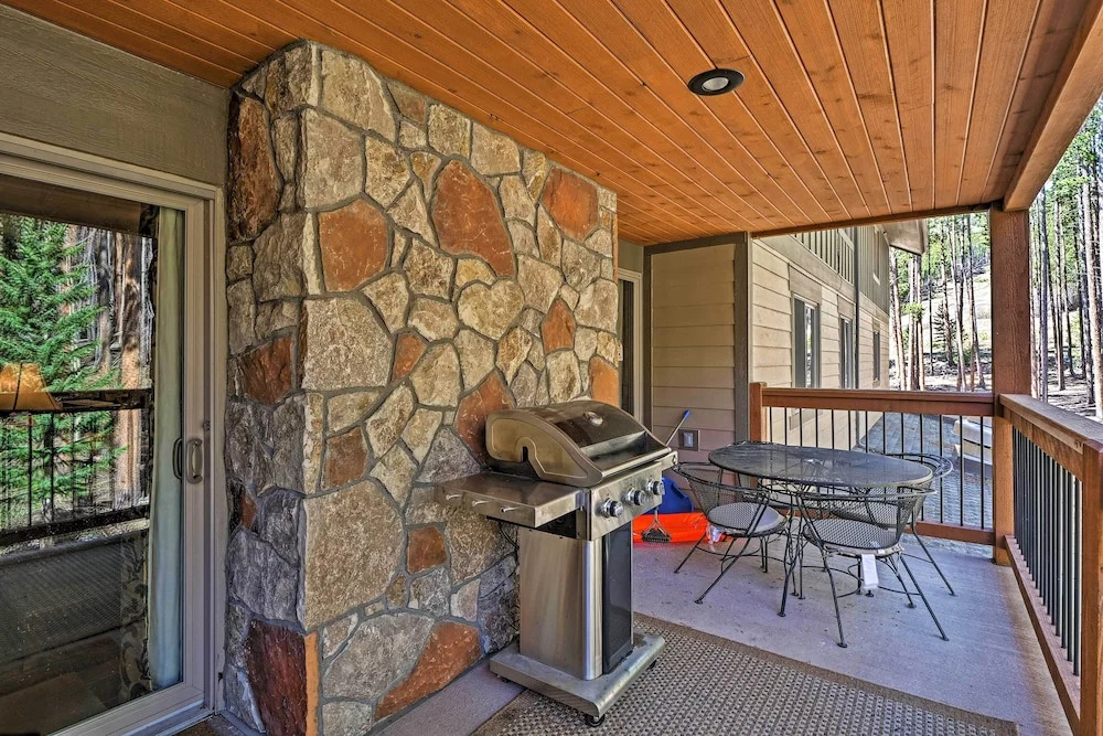 Breck Ski-in/ski-out Condo on Peak 8 w/ Patio