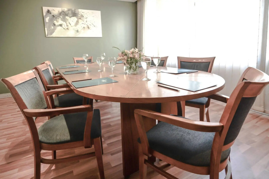 Portal Plaza Suites