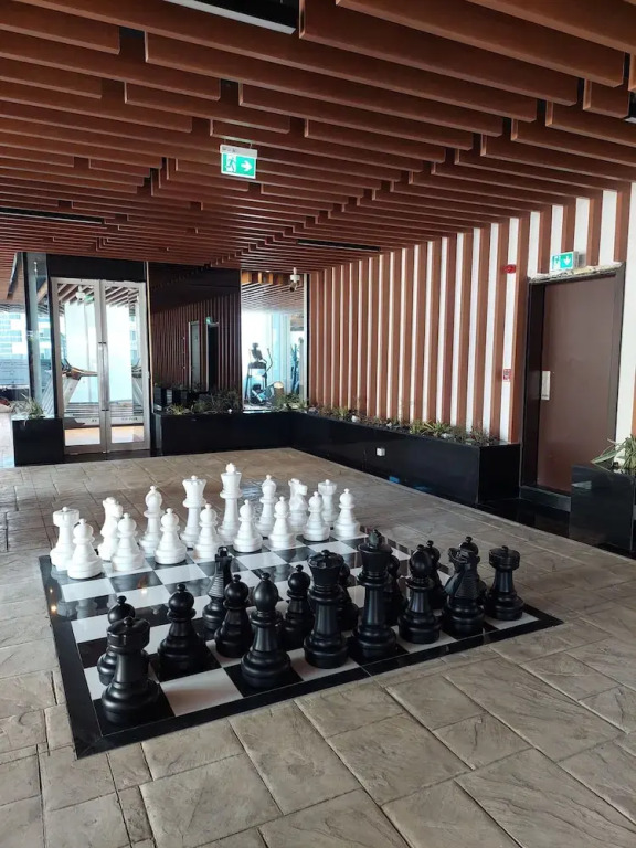 Brand New Modern Studio, Burj Khalifa View Pool