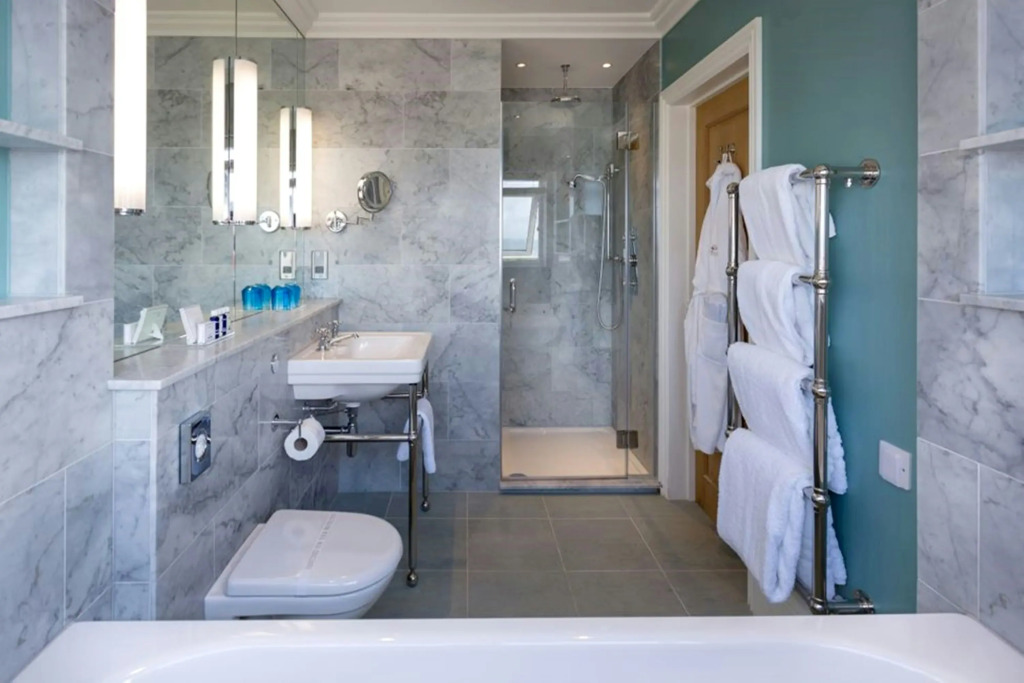 Roslin Beach Hotel