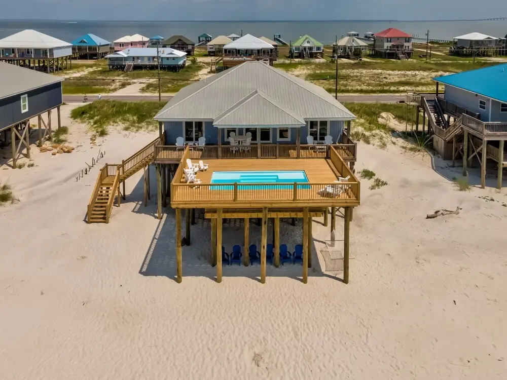 Grace Wins - 2335 Bienville 4 Bedroom Home by RedAwning