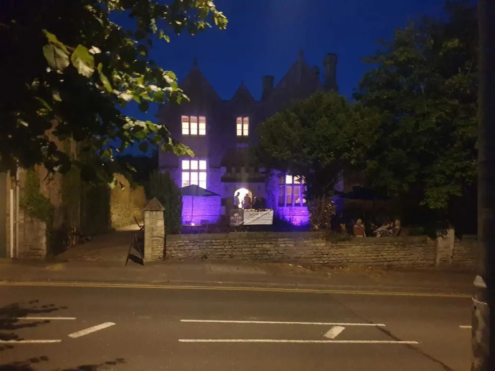 Unicorn Hotel