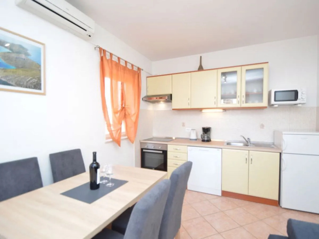 Apartment Mladen Paros 31201