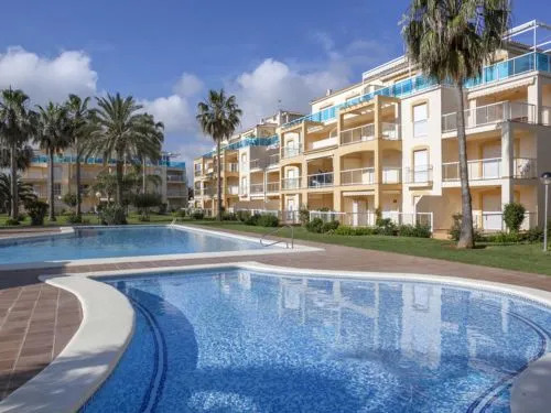 La Riviera 18039