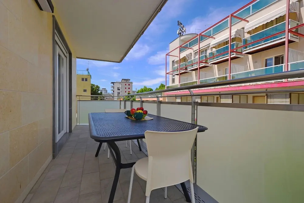 Modern Apartment Near the Beach