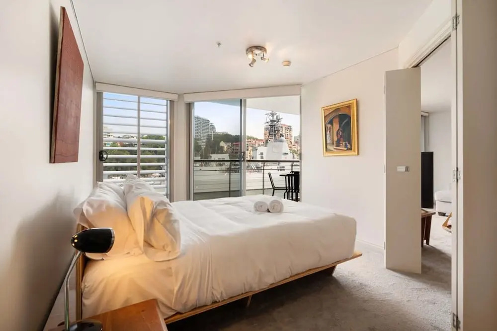 Apartment in Iconic Fingerwharf