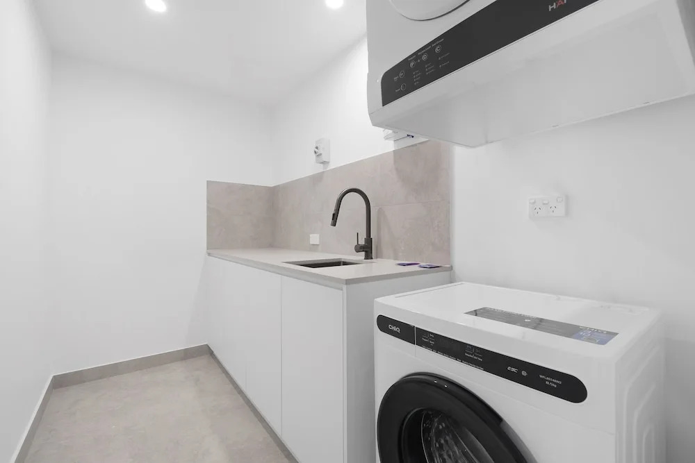 Peninsula Apartments Hosted by Gold Coast Holiday Stays