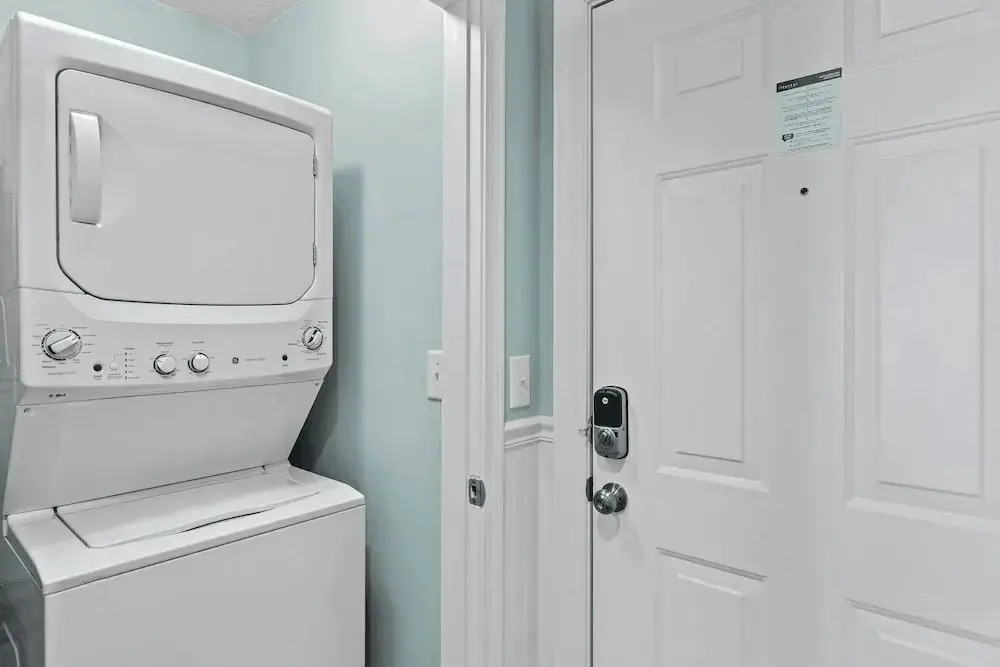 Beachfront Access, 2 Pools, Beach Service w/ Chairs Emerald Isle Resort 1308