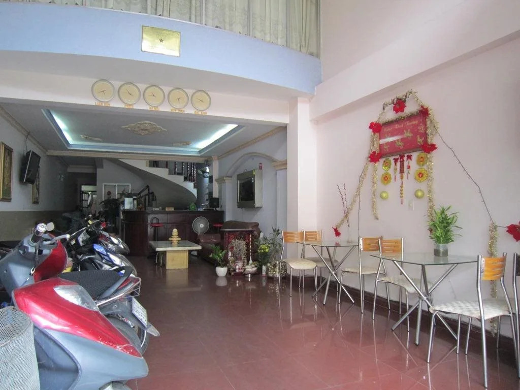 Ninh Hue Hotel
