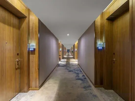 Yijia Hotel