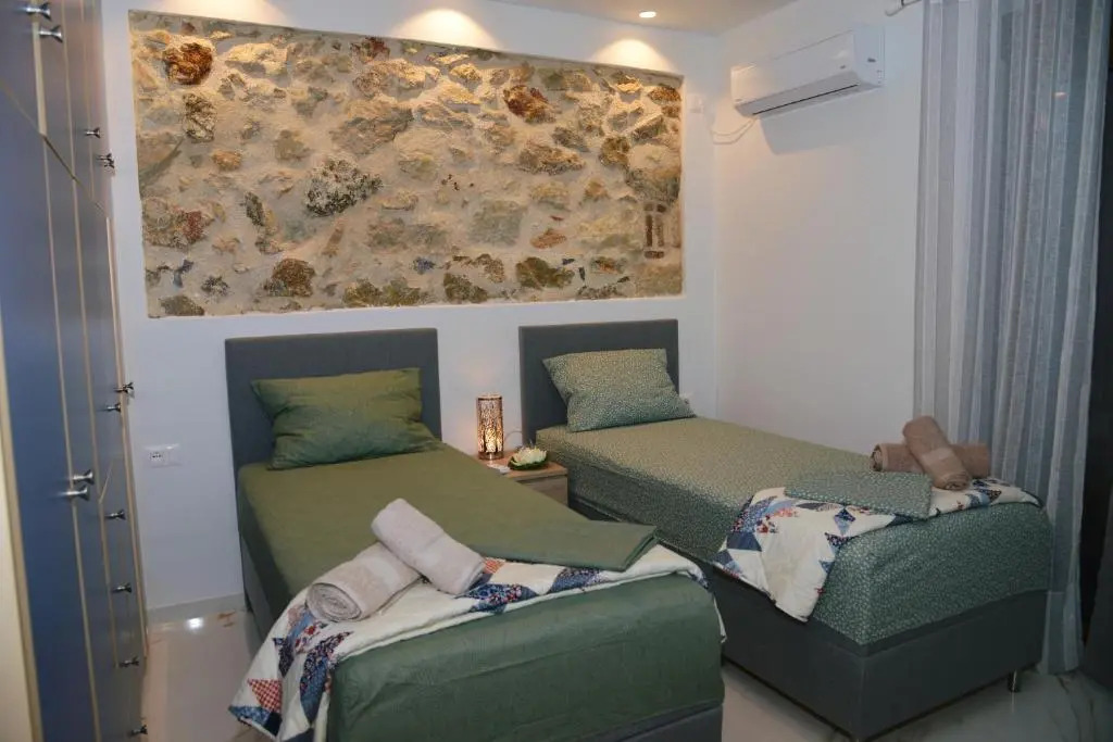 Neo Faliro train st. 2 bedrooms 4 pers. apartment