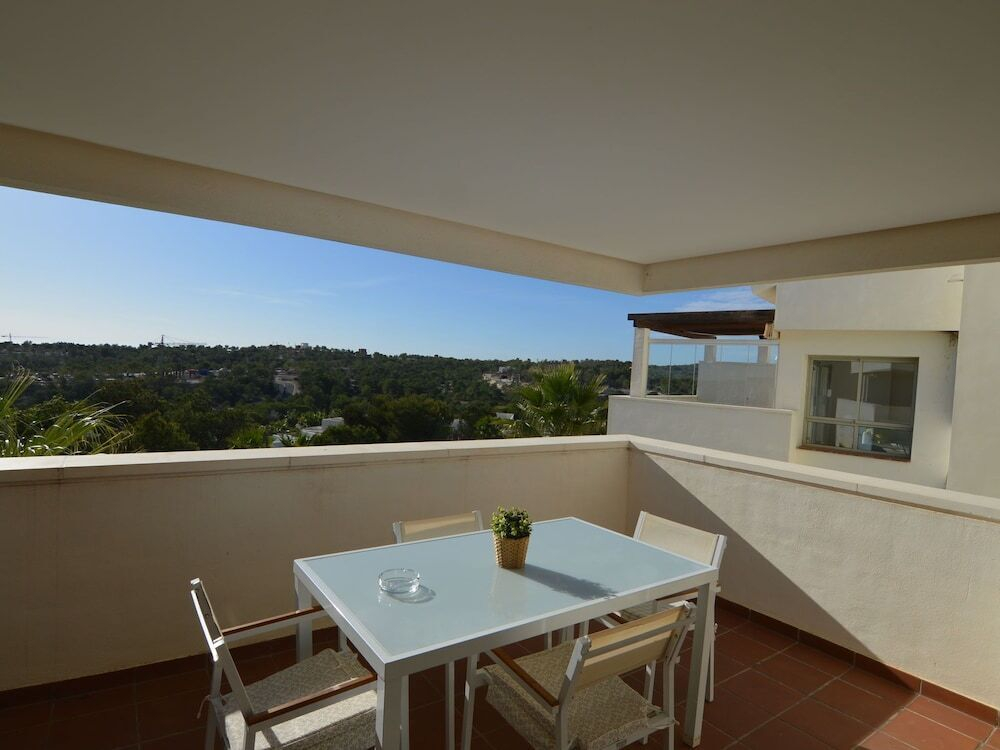 Las Colinas Golf & Country Club Residences