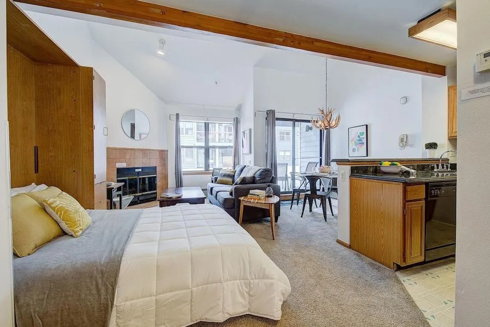 Ski-in Downtown Breckenridge Condo
