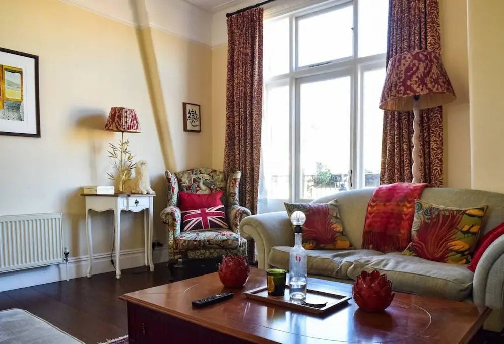 Gorgeous Apartment in a West End Mansion