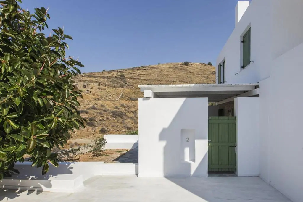 67sq meters modern apartment with a swimming pool and sea view in Koundouros