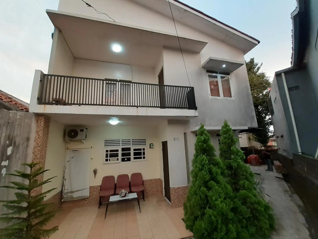 Spot On 3988 Kost Carmelia Baranangsiang Syariah